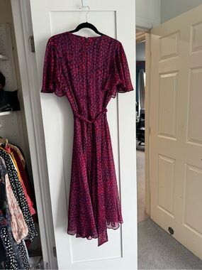 Tahari red and Navy Printed Flutter-Sleeve Midi Dress
